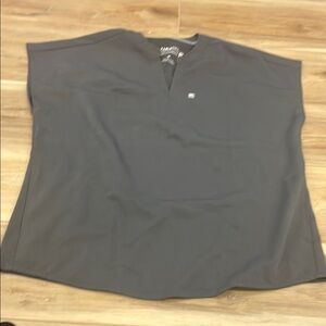 Fabletics Gray Women's scrub Top